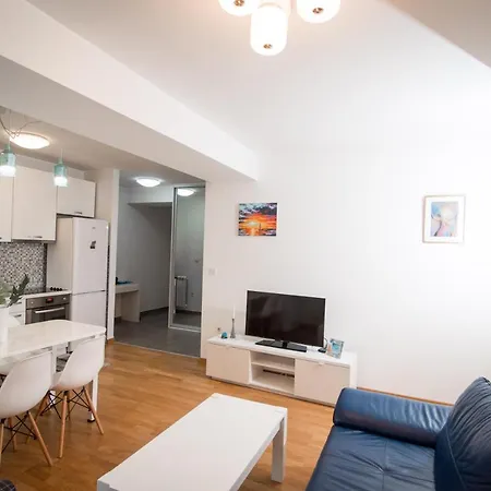 Feels Like Apartment
