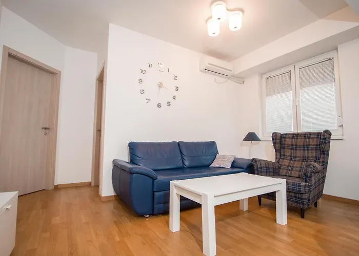 Feels Like Apartment