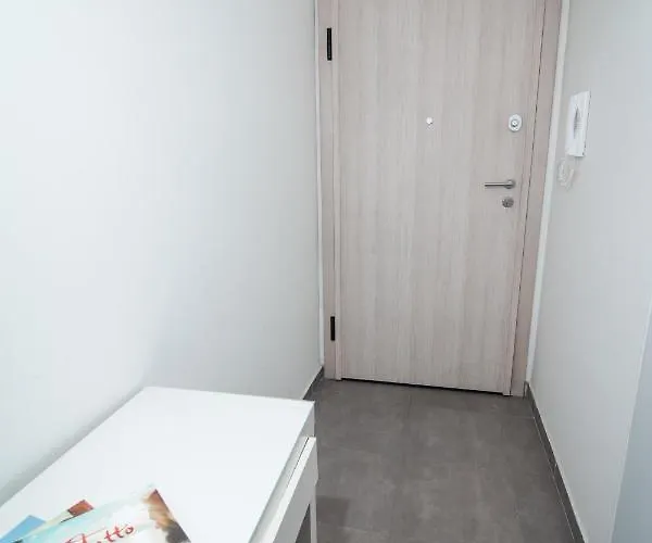 Apartment Feels Like